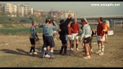 Fantozzi-Partita-di-Calcio-tra-Scapoli-e-Ammogliati-Palla-Contesa-Arbitro-Filini-Calcio-nei-Te...gif